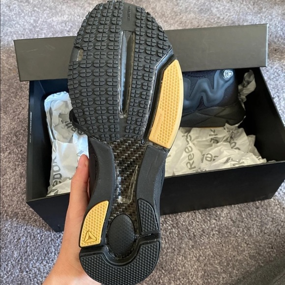 Unisex Reebok pump - Picture 3 of 3